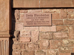 Gedenkstein Herta Mansbacher Westendschule Worms - kollektives Gedächtnis transgenerationale Traumatisierung