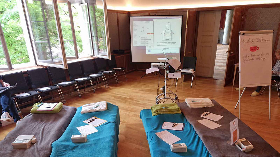 Seminarraum-Dirk-Revenstorf Seminarraum für das C4 Hypnose Seminar mit Dr. Prof. Dr. Dirk Revenstorf in Tübingen