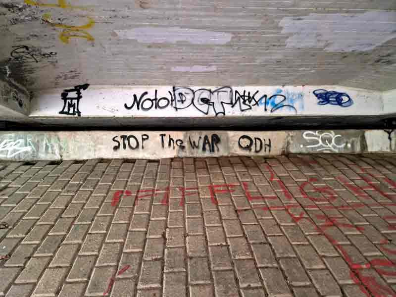 Graffiti-unter-Bruecke