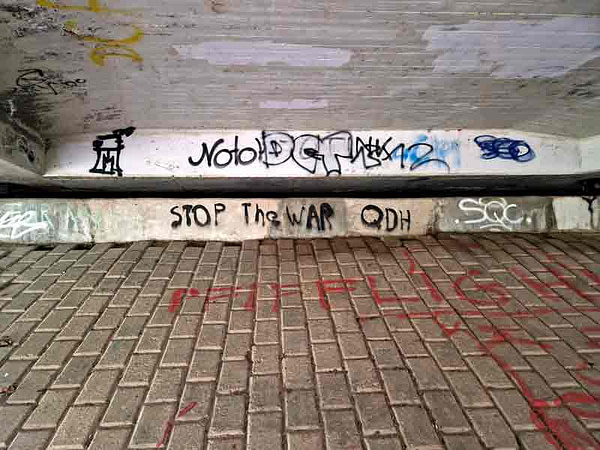 Graffiti-unter-Bruecke